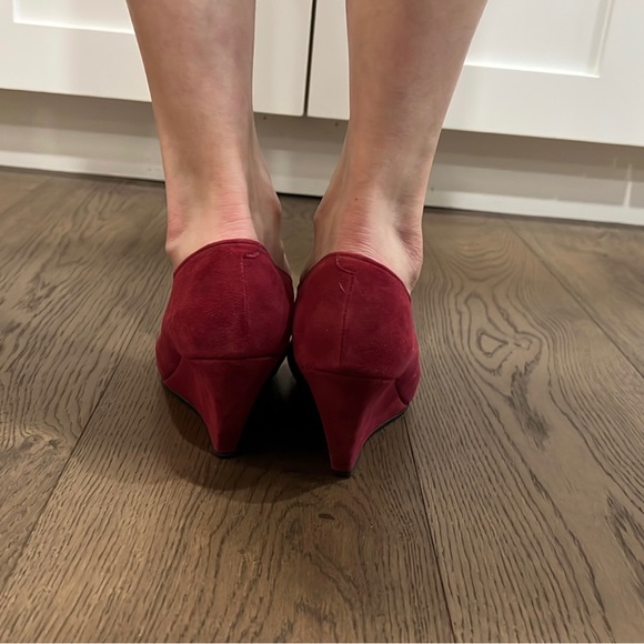Beautiful Red Suede Wedge Shoes - Picture 10 of 10